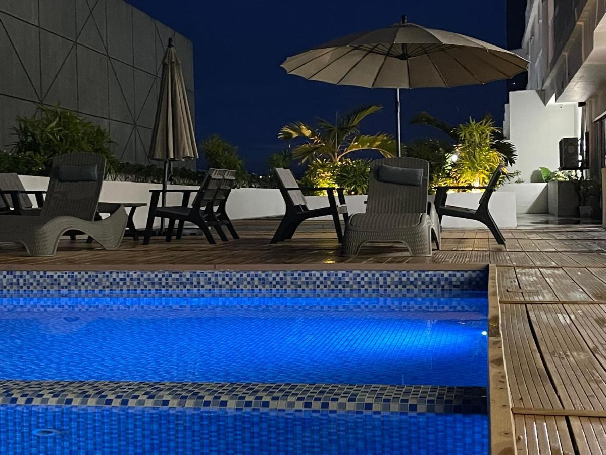 Inspiria Aparthotel Davao City Buitenkant foto